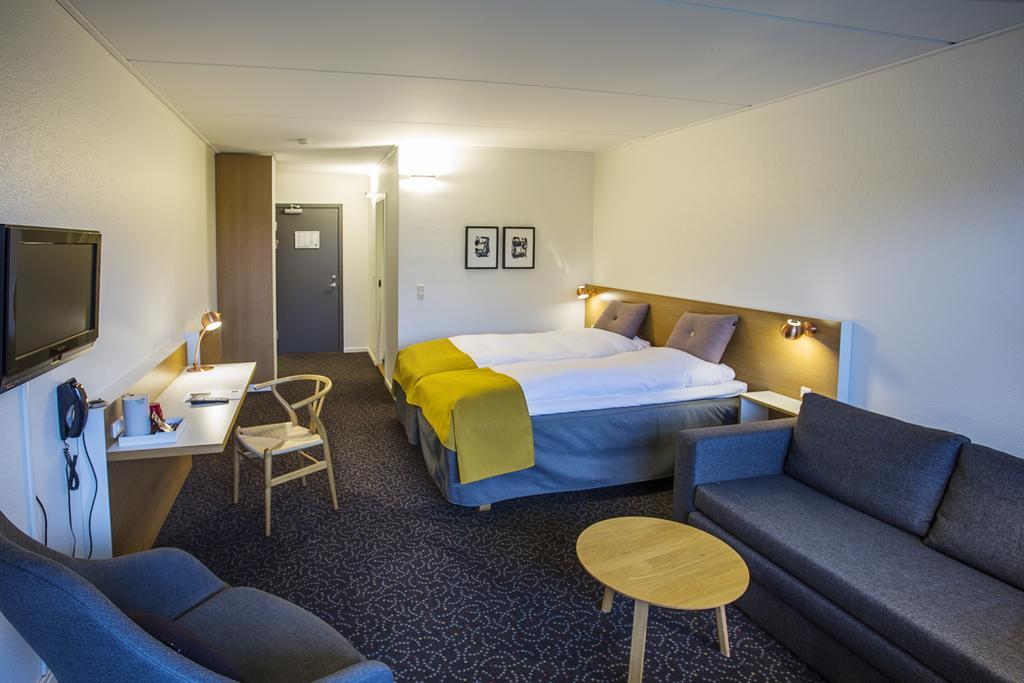 Comwell Rebild Bakker Hotel Skorping Room photo